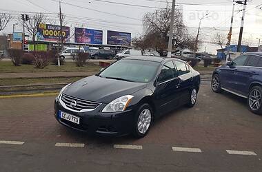 Седан Nissan Altima 2010 в Виннице