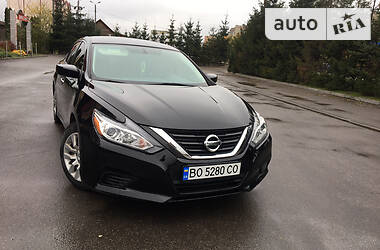 Седан Nissan Altima 2016 в Тернополе