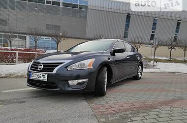 Седан Nissan Altima 2015 в Львове