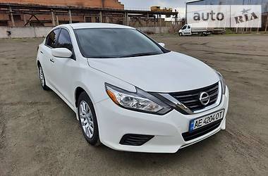 Седан Nissan Altima 2018 в Нікополі