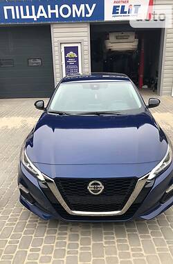 Nissan Altima 2019