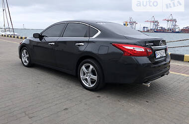 Седан Nissan Altima 2018 в Одессе