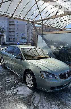 Седан Nissan Altima 2005 в Днепре