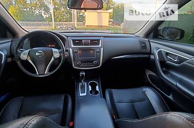 Седан Nissan Altima 2016 в Ровно