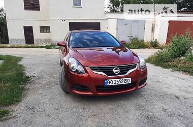 Купе Nissan Altima 2013 в Чорткові