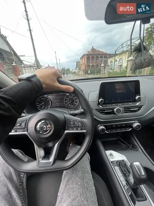 Nissan Altima 2019