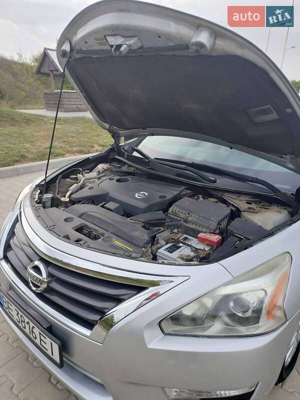 Седан Nissan Altima 2013 в Николаеве