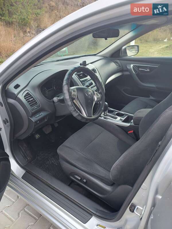 Седан Nissan Altima 2013 в Николаеве