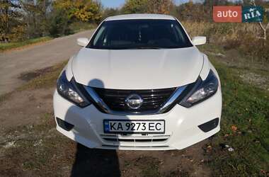 Седан Nissan Altima 2016 в 