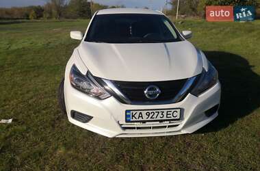 Седан Nissan Altima 2016 в 