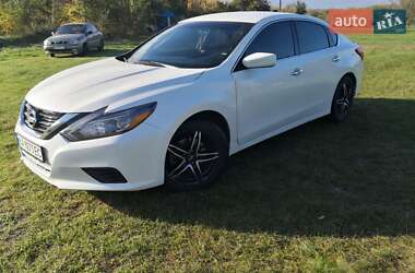 Седан Nissan Altima 2016 в 