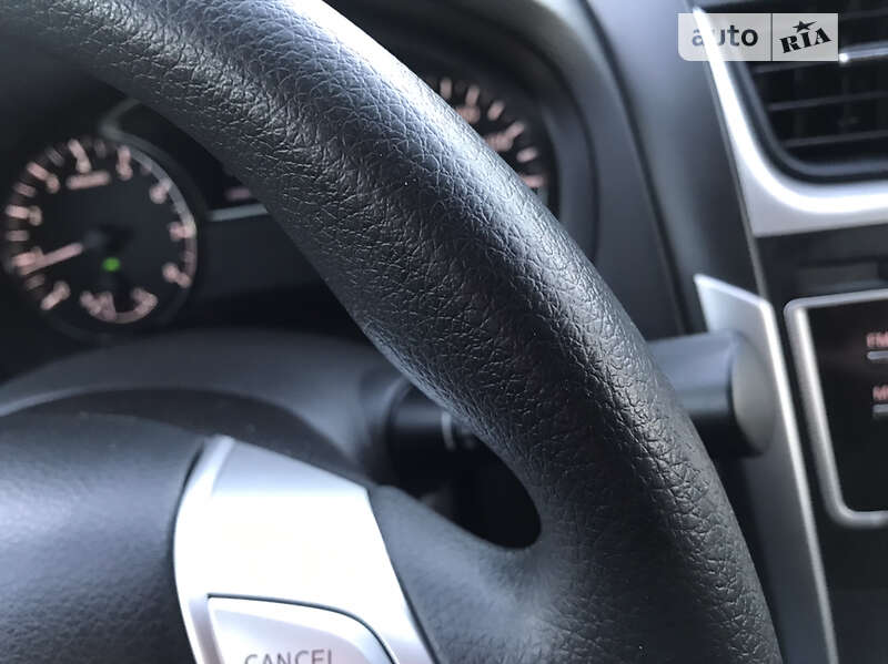 Седан Nissan Altima 2017 в Виннице