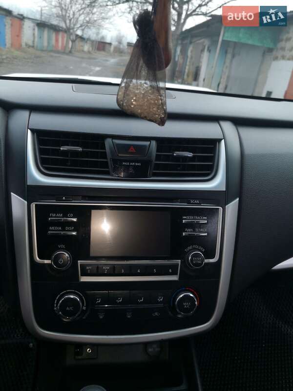 Седан Nissan Altima 2016 в Жовтих Водах