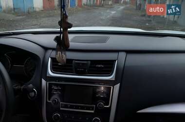 Седан Nissan Altima 2016 в 