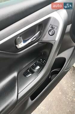 Седан Nissan Altima 2016 в 