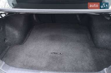 Седан Nissan Altima 2016 в 