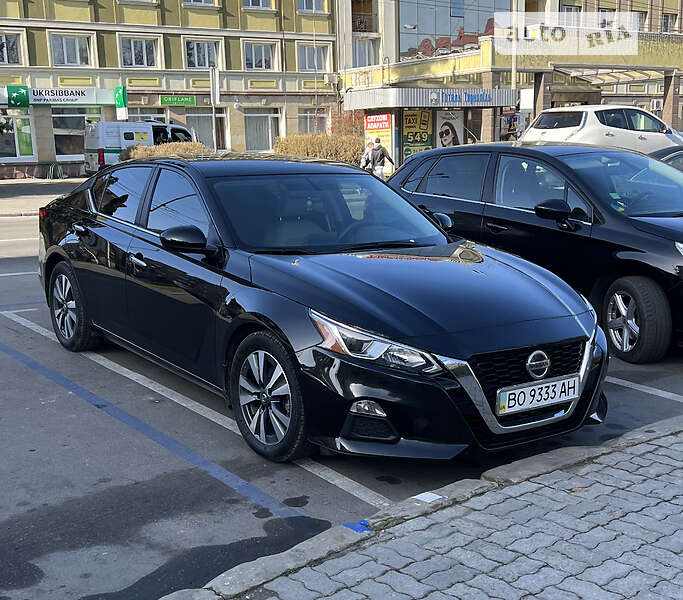 Седан Nissan Altima 2019 в Кременці