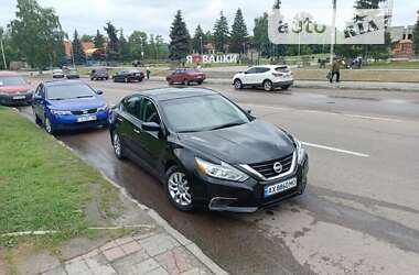 Седан Nissan Altima 2017 в 