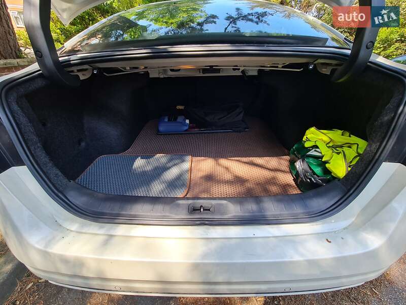 Седан Nissan Altima 2019 в Ровно