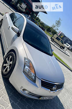 Седан Nissan Altima 2008 в Бориславі