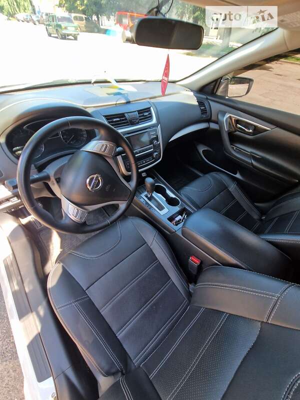 Седан Nissan Altima 2016 в Черкасах