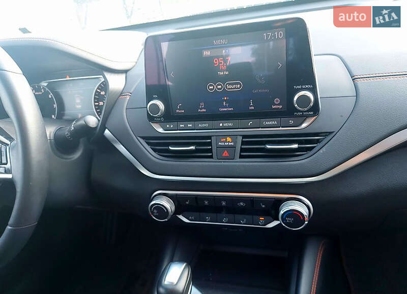 Седан Nissan Altima 2019 в Киеве