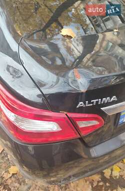 Седан Nissan Altima 2016 в 