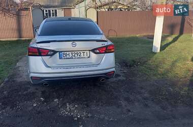 Седан Nissan Altima 2019 в Запоріжжі