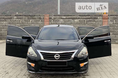 Седан Nissan Altima 2012 в Берегово