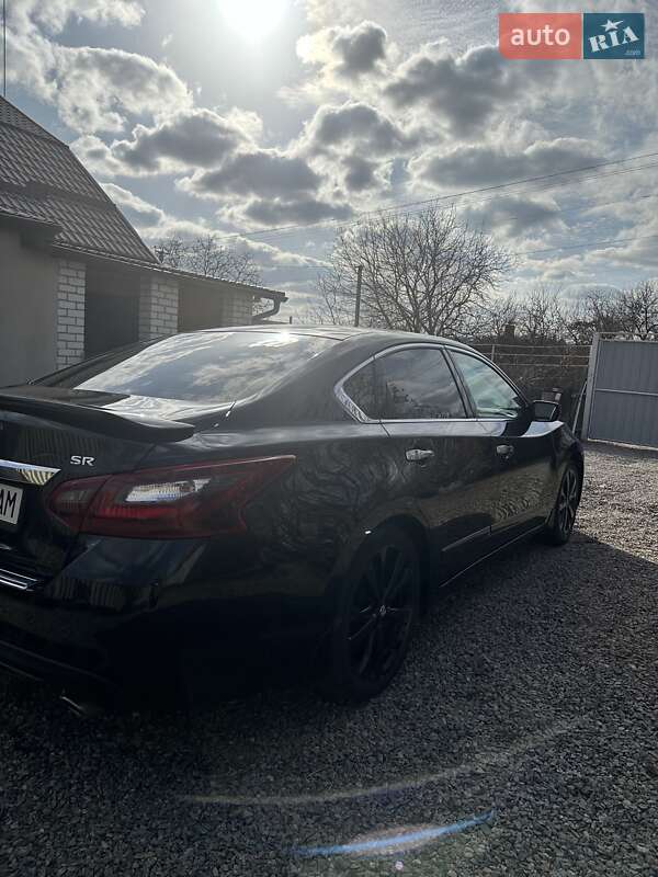 Седан Nissan Altima 2017 в Харкові