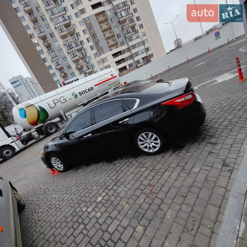 2016 Nissan Altima - мініатюра 16
