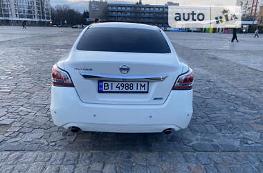 Седан Nissan Altima 2013 в Кременчуге