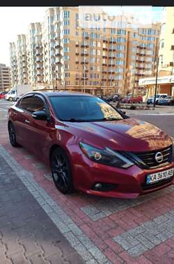 Седан Nissan Altima 2016 в Умани