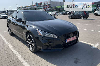 Седан Nissan Altima 2020 в Киеве