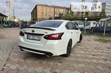 Седан Nissan Altima 2017 в Одессе