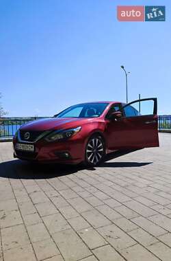 Седан Nissan Altima 2016 в Тернополе