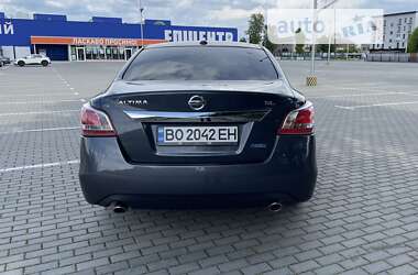 Седан Nissan Altima 2013 в Тернополе
