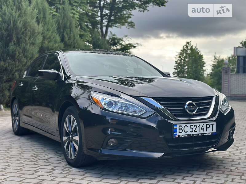 Седан Nissan Altima 2017 в Самборе