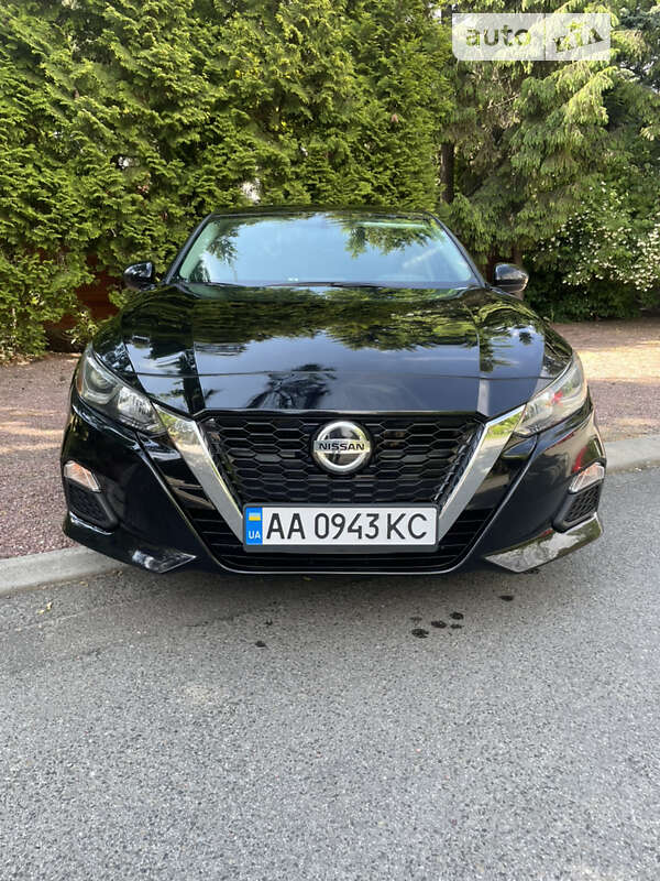 Седан Nissan Altima 2019 в Киеве