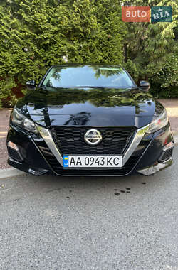 Седан Nissan Altima 2019 в Киеве