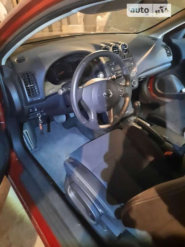 Купе Nissan Altima 2013 в Чорткові