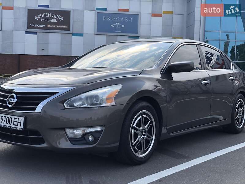 Седан Nissan Altima 2013 в Одесі