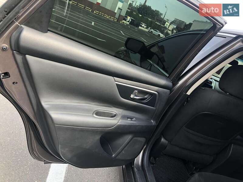 Седан Nissan Altima 2013 в Одесі