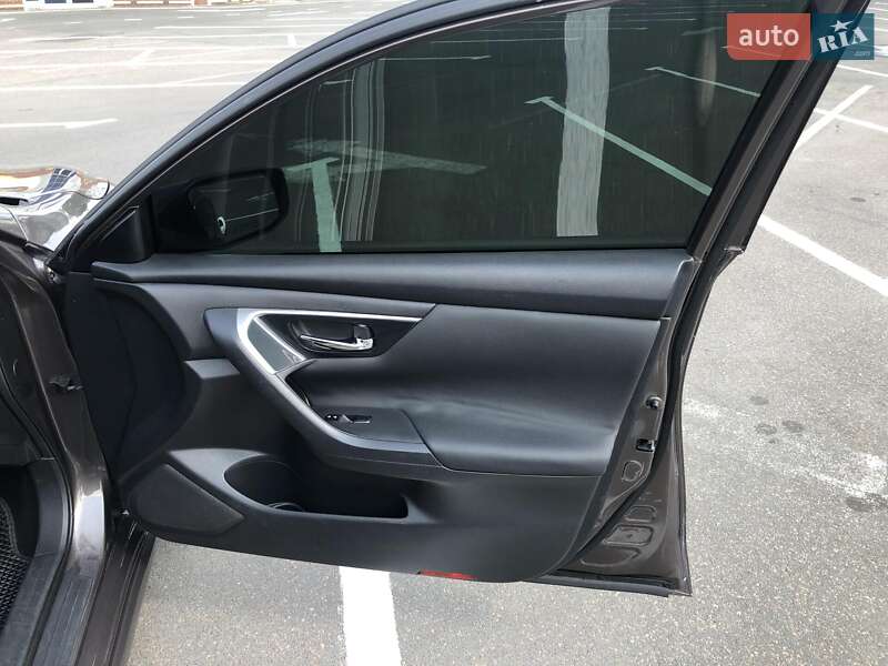 Седан Nissan Altima 2013 в Одесі