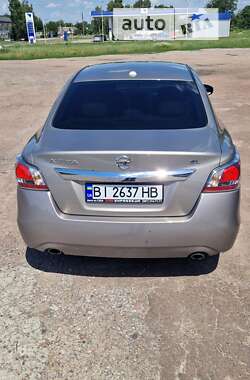 Седан Nissan Altima 2014 в Заводське