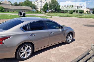 Седан Nissan Altima 2014 в Заводське