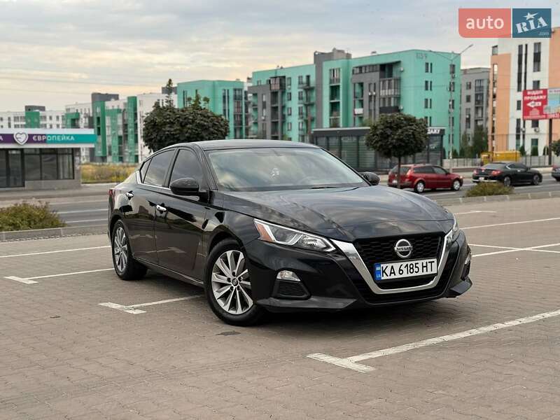 Седан Nissan Altima 2018 в Києві