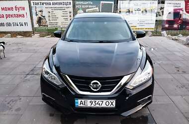 Седан Nissan Altima 2015 в Днепре