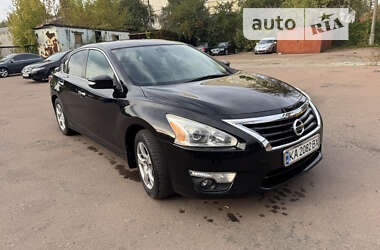 Седан Nissan Altima 2015 в Киеве