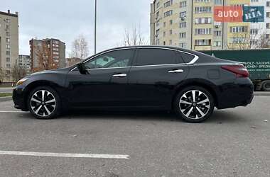 Седан Nissan Altima 2018 в Івано-Франківську